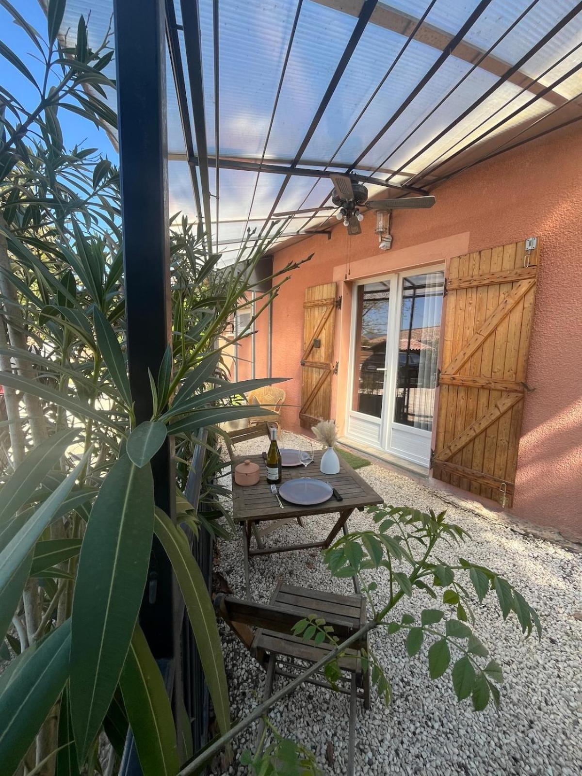 Studio Cosy Avec Climatisation Et Terrasse Malataverne Kültér fotó